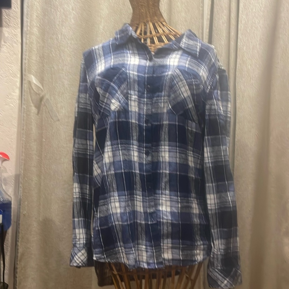Db Est 1962 Women’s Blue Long Sleeve ButtonDown Plaid Shirt unique sweater back